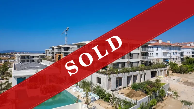 Wohnung in Çeşme — geschlossene Anlage 200 m vom Markt