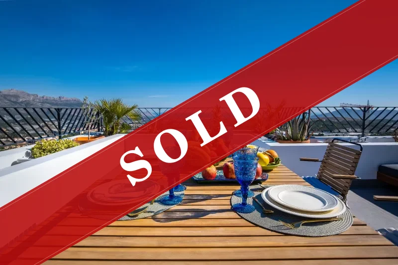 Villa mit Pool und Garage an den Golfplätzen — Polop, Costa Blanca