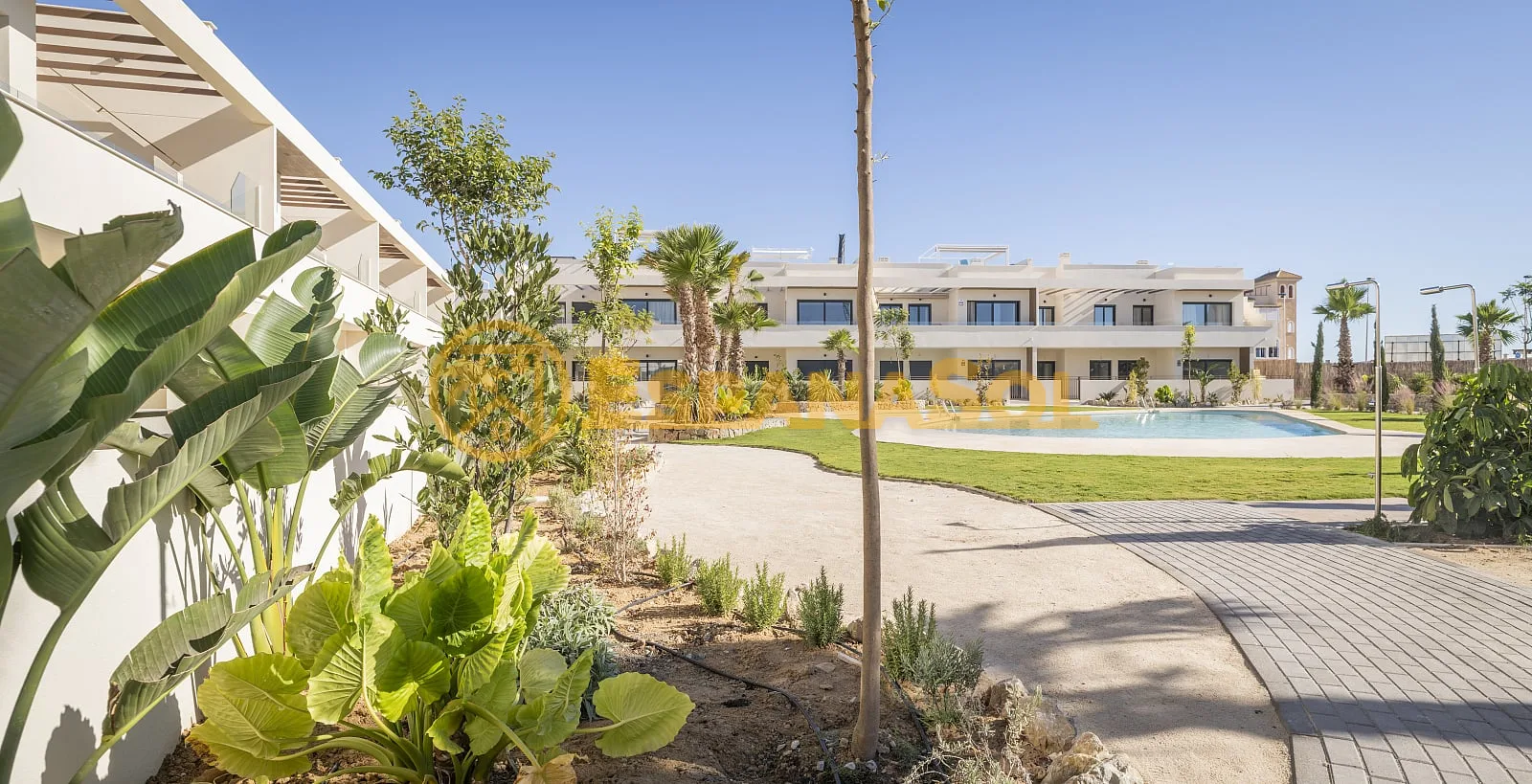 Apartamentos con piscina junto a la playa — Torrevieja, a 300 m del mar en Alicante (zdjÄ™cie 3)