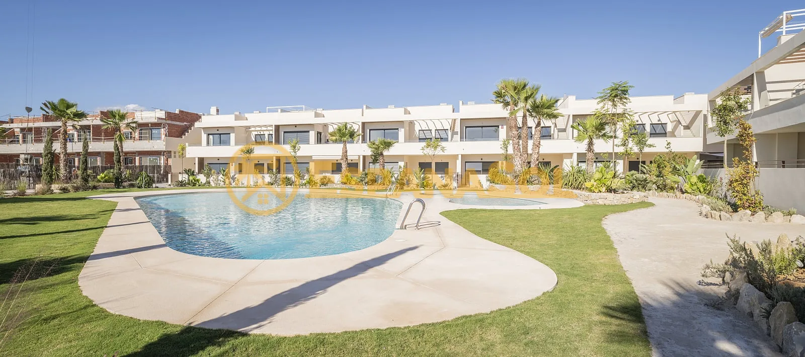 Apartamentos con piscina junto a la playa — Torrevieja, a 300 m del mar en Alicante (zdjÄ™cie 4)