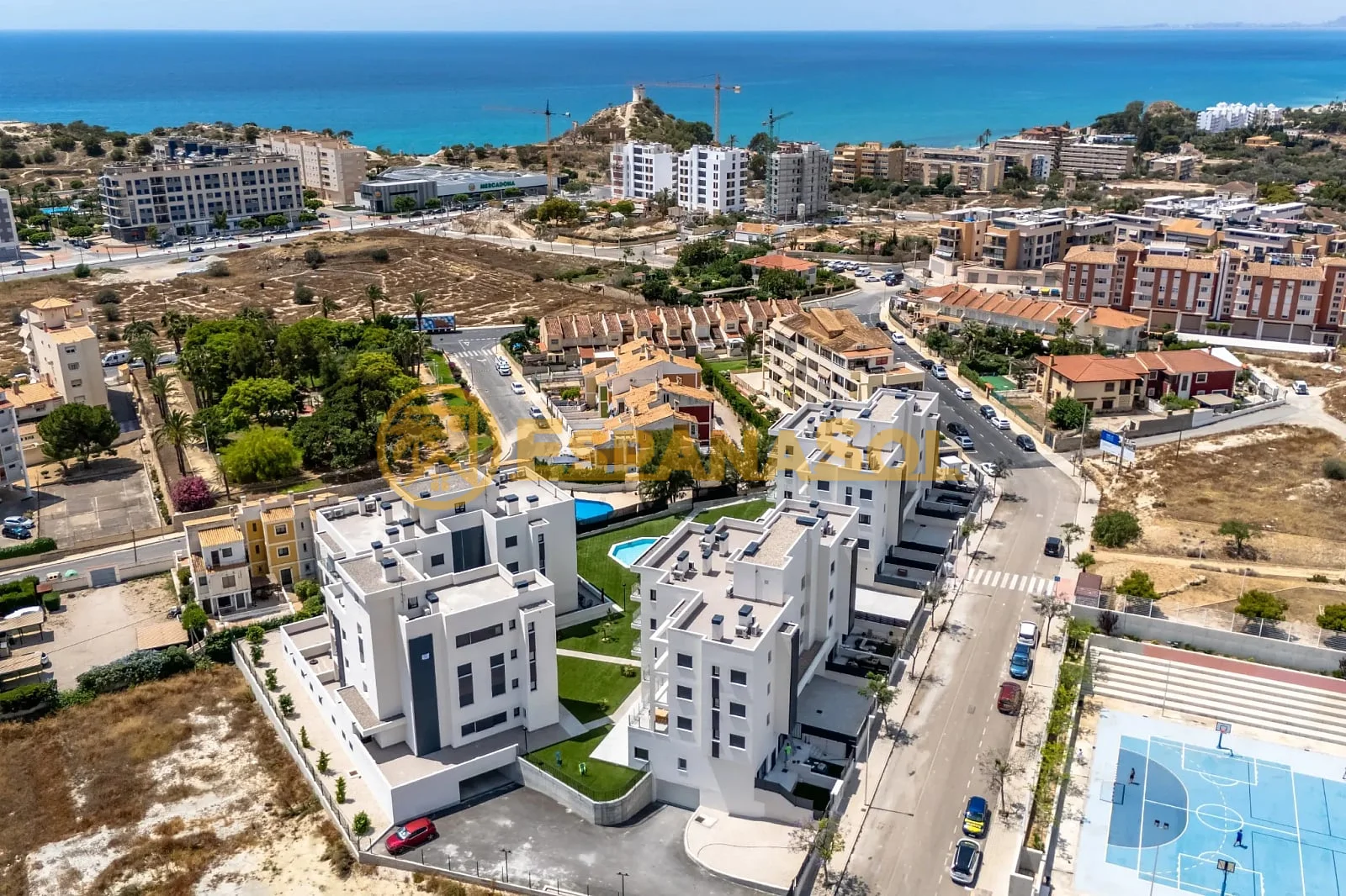 Garden apartments con tourist license en alicante