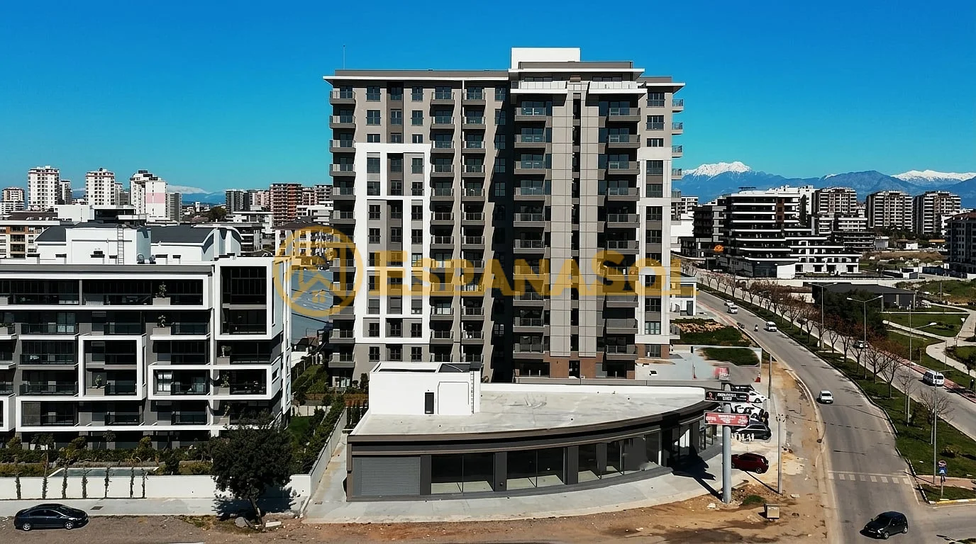 Ready to move properties on the main street en antalya altintas
