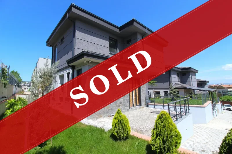 Villa mit Pool und Garten — Nilüfer Gümüştepe, Bursa